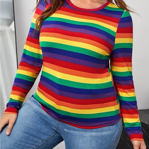 TOP NWOT - Picture 7 of 7